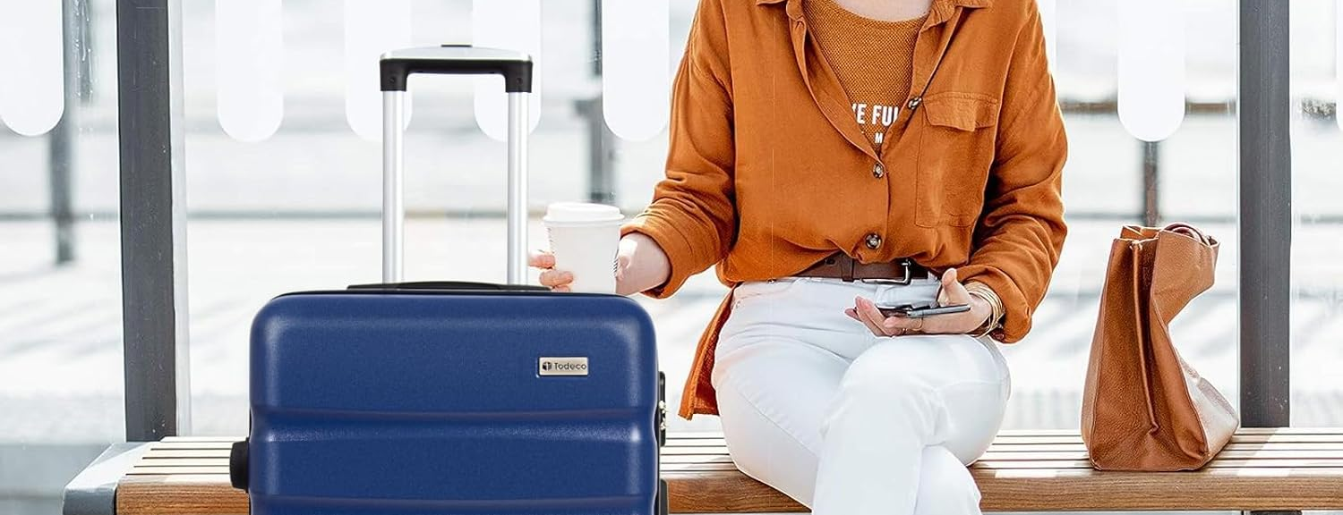 Medium 67 cm hardshell suitcase in blue